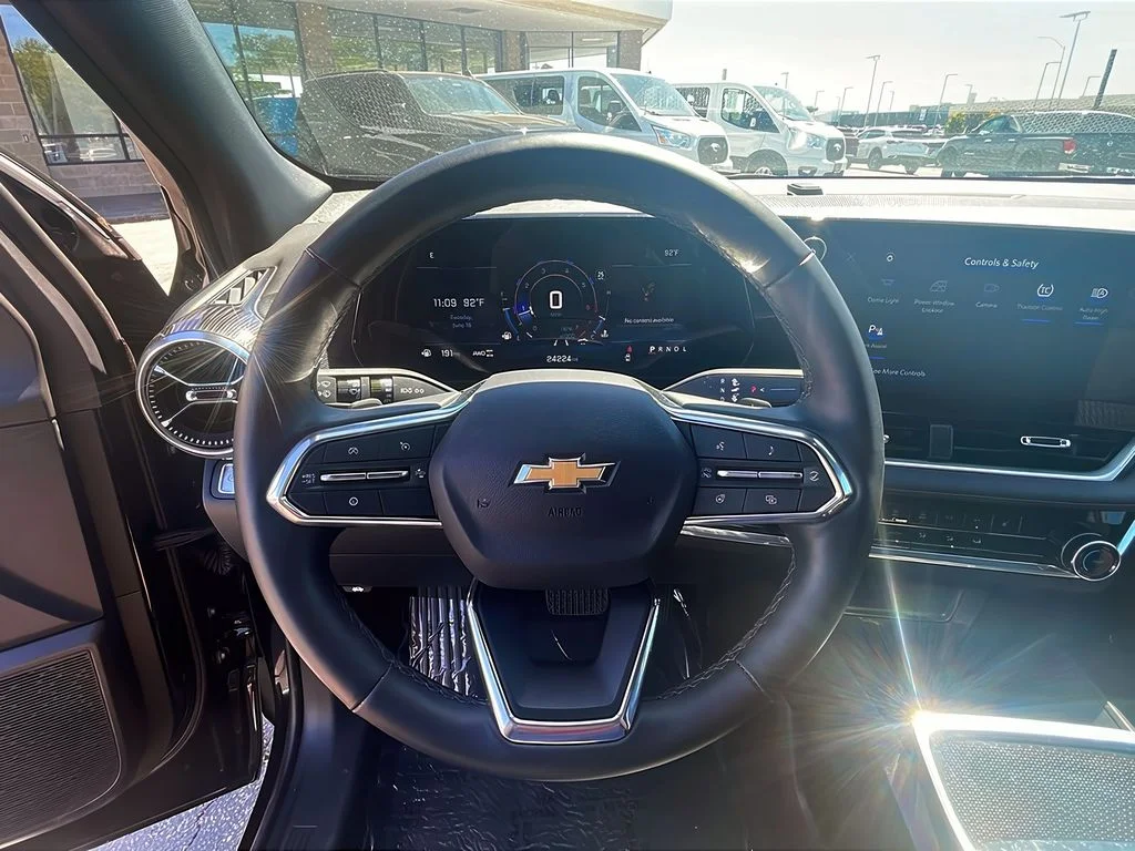 2025 Chevrolet Equinox LT - Photo 14