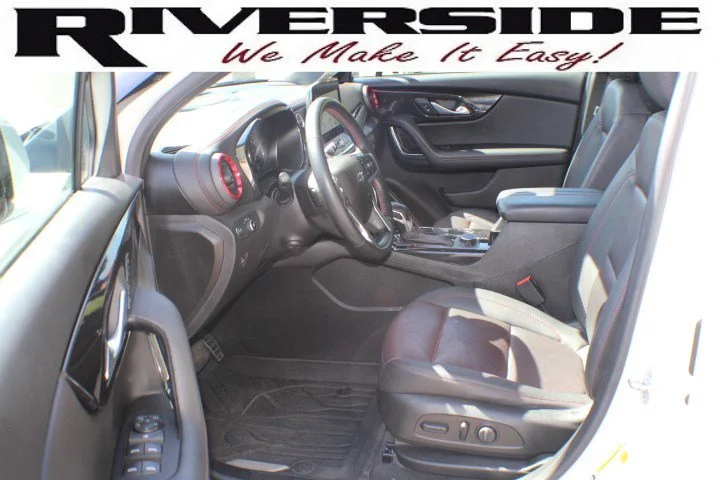 Used 2023 Iridescent Pearl Tricoat Chevrolet RS image 14