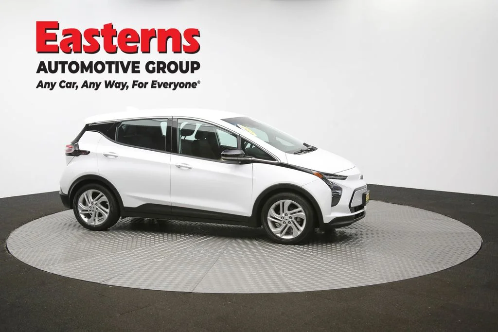 Used 2023 White Chevrolet 1LT image 46