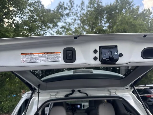 Used 2018 White Toyota XLE image 14