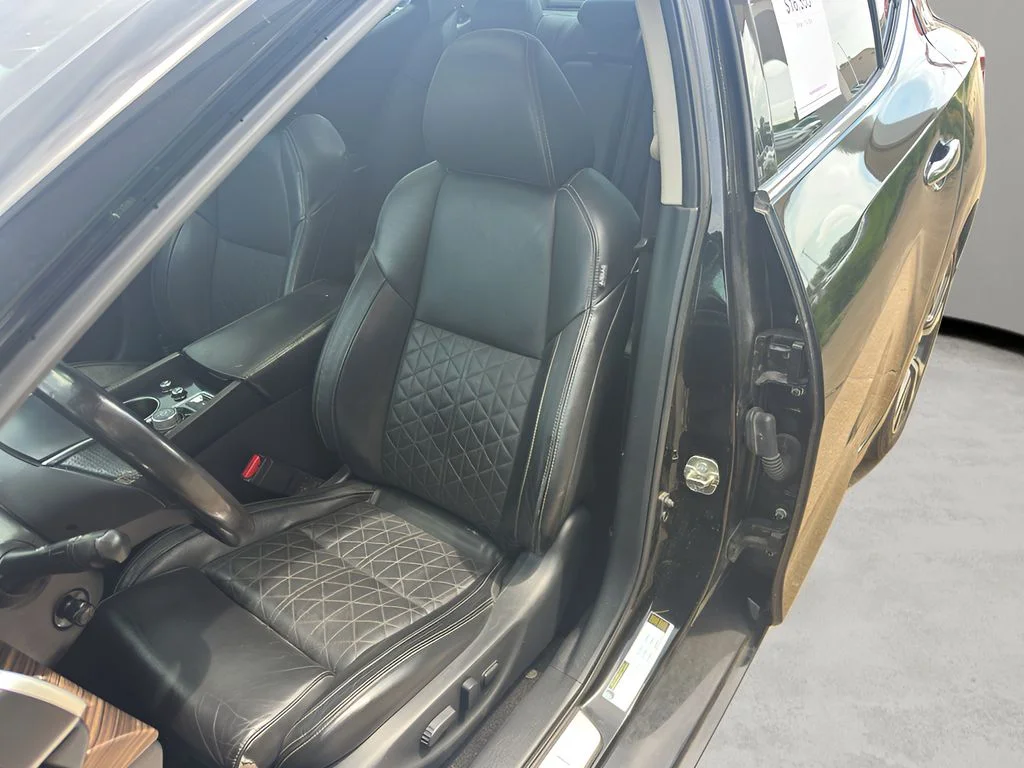 Used 2017 Super Black Nissan Platinum image 26