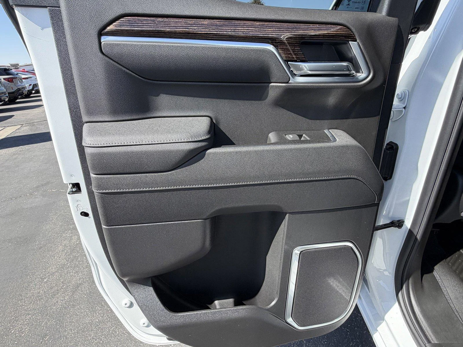 New 2026 Summit White GMC SLE image 13