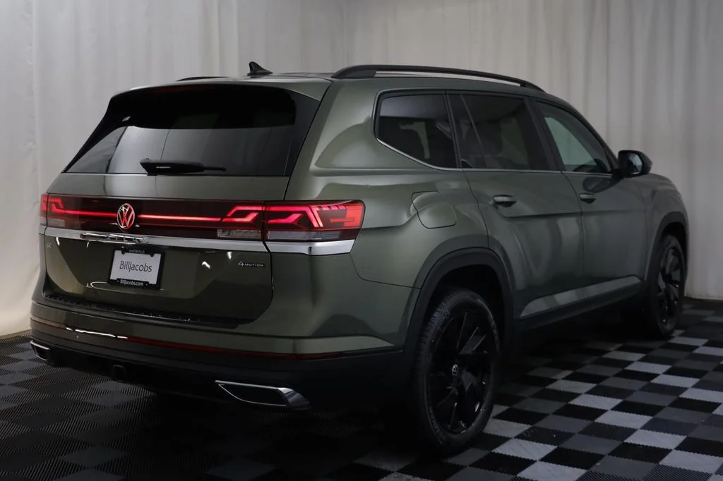 New 2026 Green Volkswagen 2.0T SE w/Technology image 17
