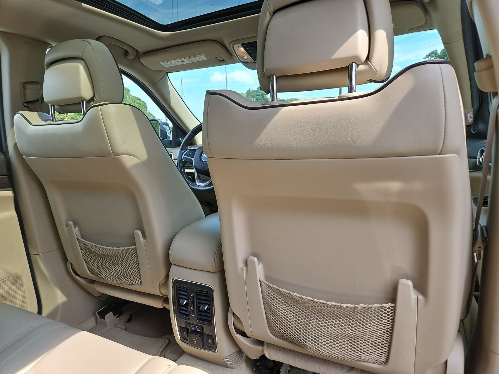 Used 2014 Gold Jeep Overland image 18