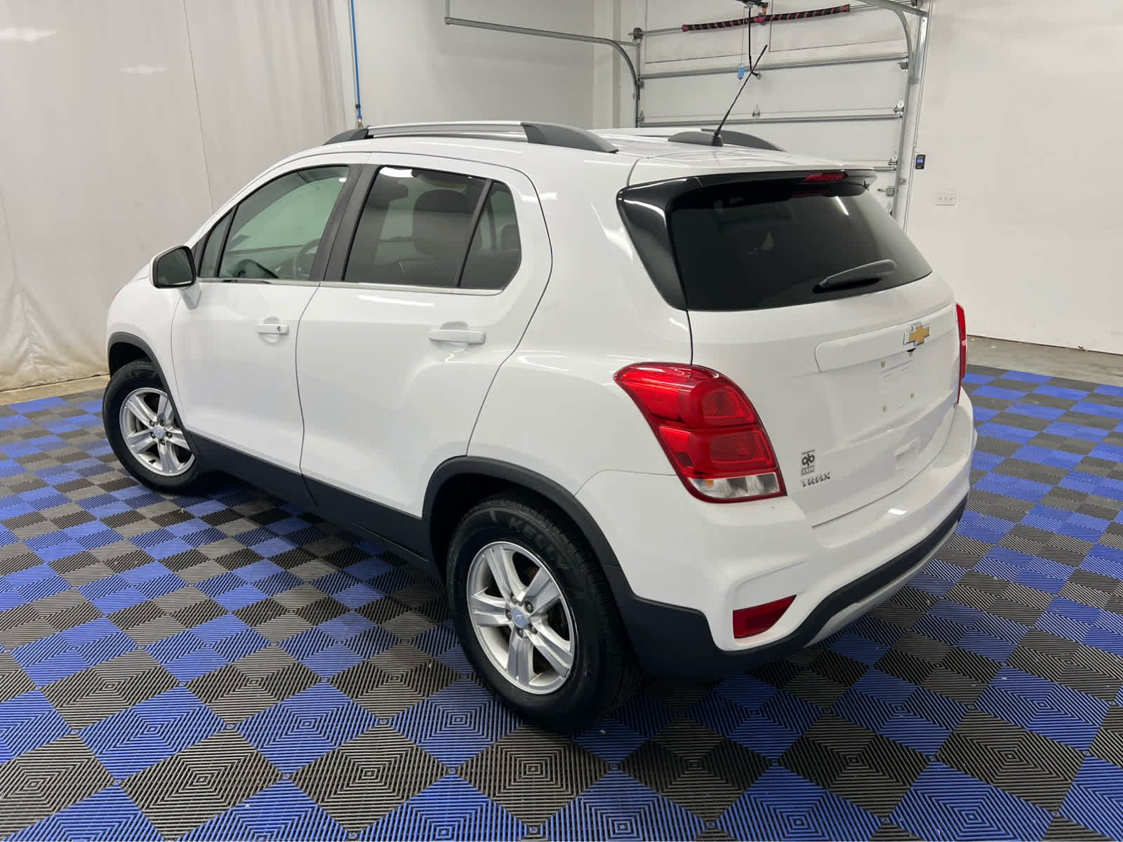 Used 2019 Summit White Chevrolet LT image 7