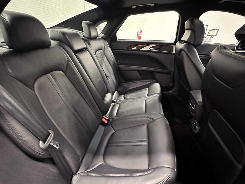 Used 2017 Silver Lincoln Reserve image 23