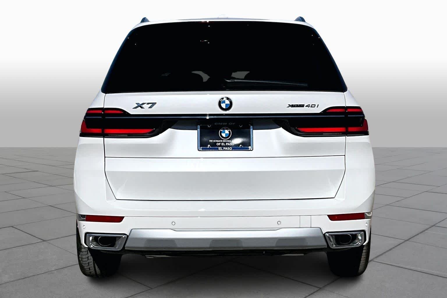 New 2026 Mineral White Metallic BMW xDrive40i image 4