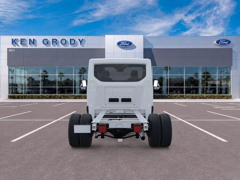 New 2026 Oxford White Ford Base image 6