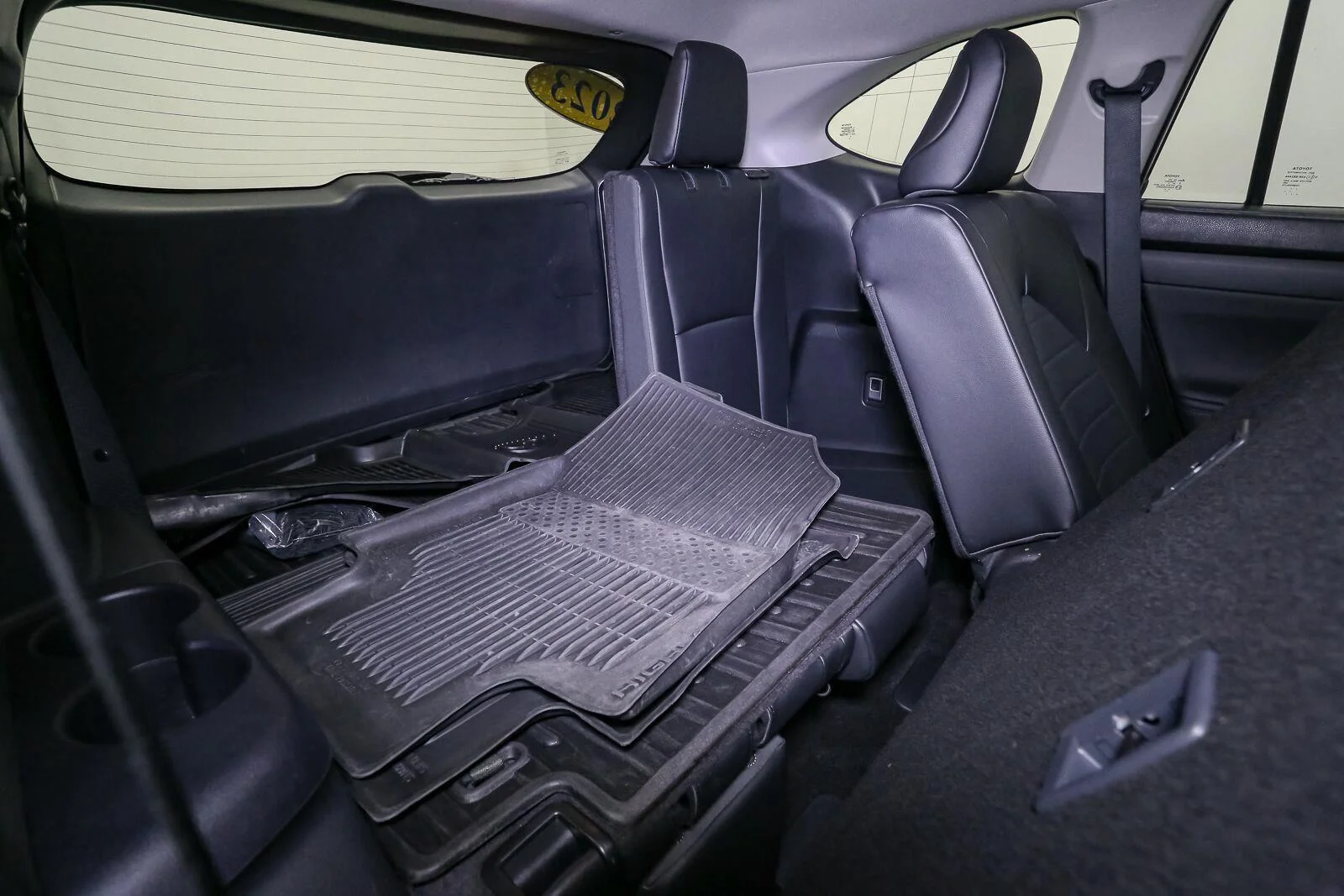 Used 2023 Moon Dust Toyota XLE image 25