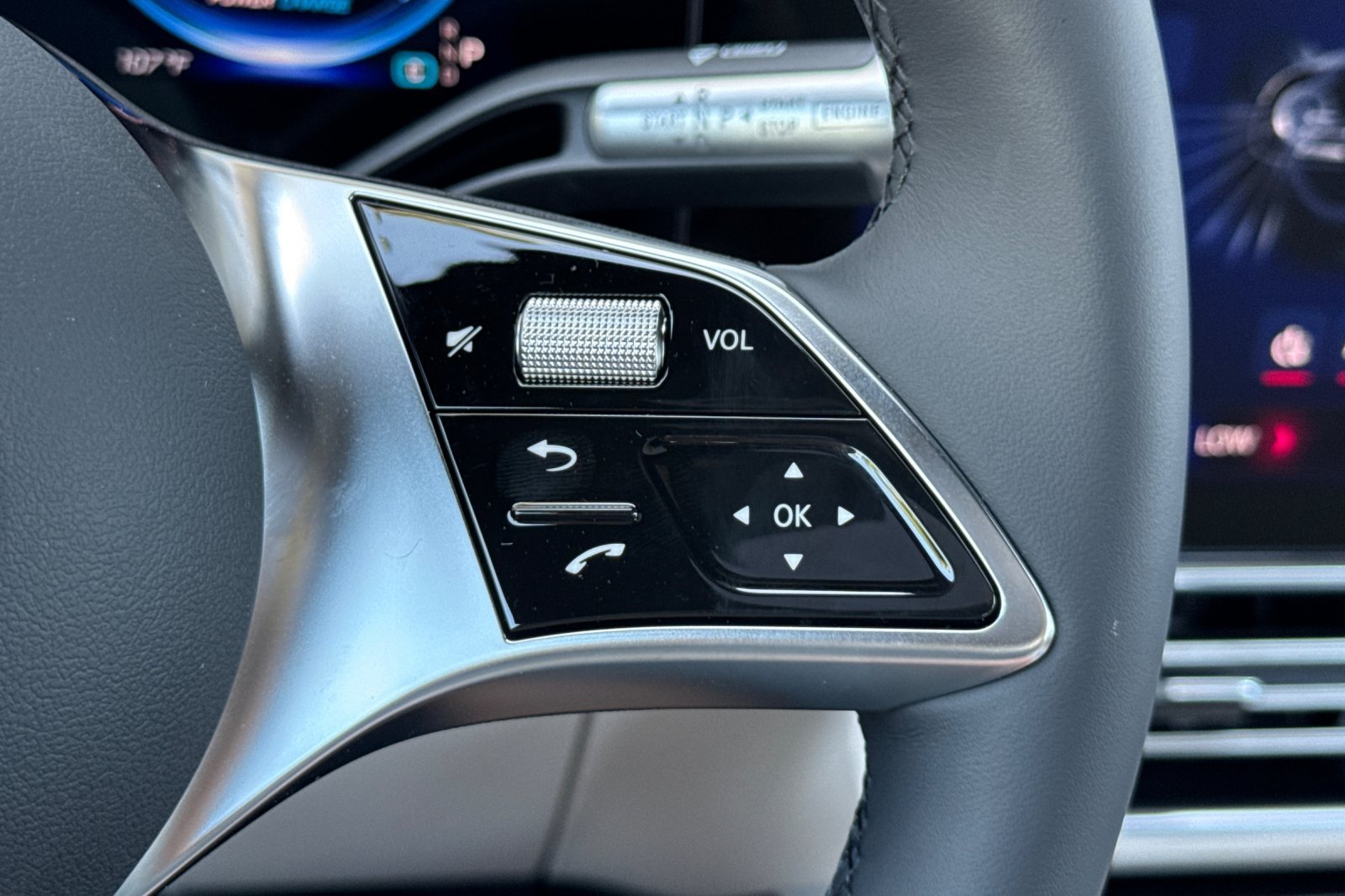 New 2027 Polar White Mercedes-Benz CLA 220 image 27