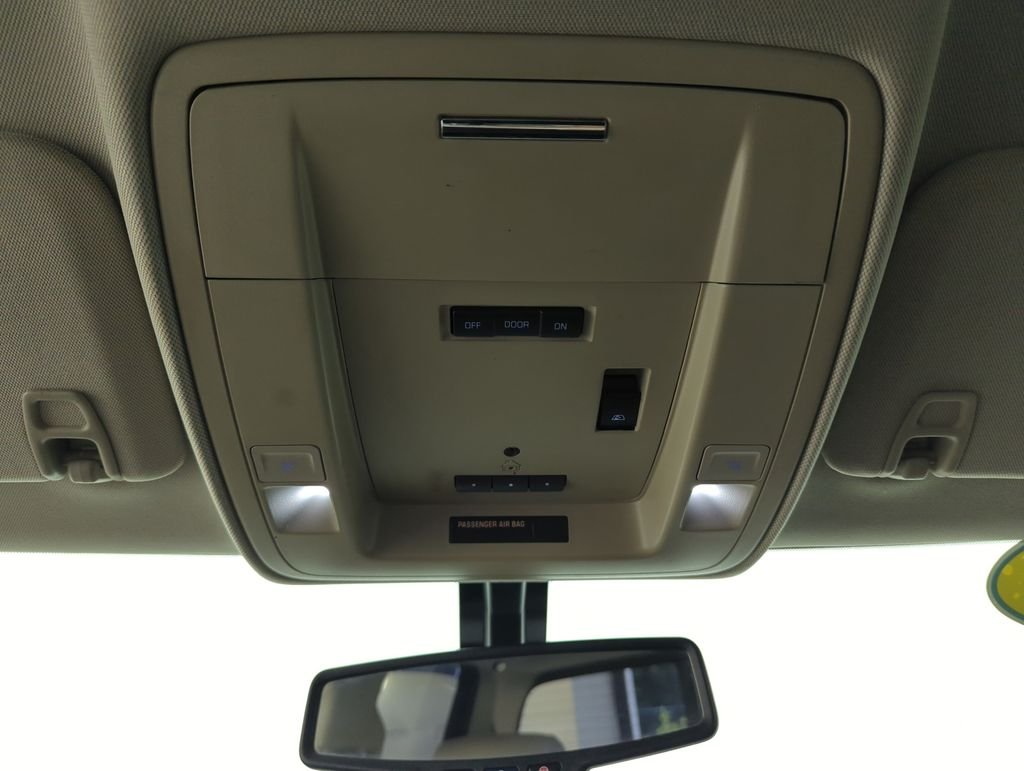 Used 2014 White GMC SLT image 26