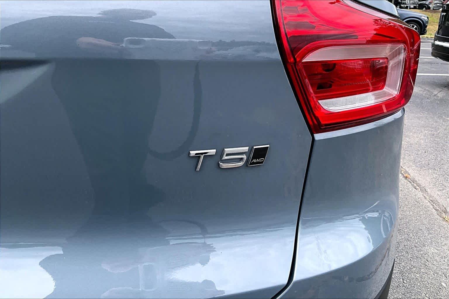 Used 2021 Thunder Grey Metallic Volvo R-Design image 10