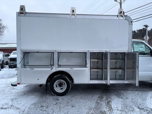New 2026 Oxford White Ford E-350 SRW image 10