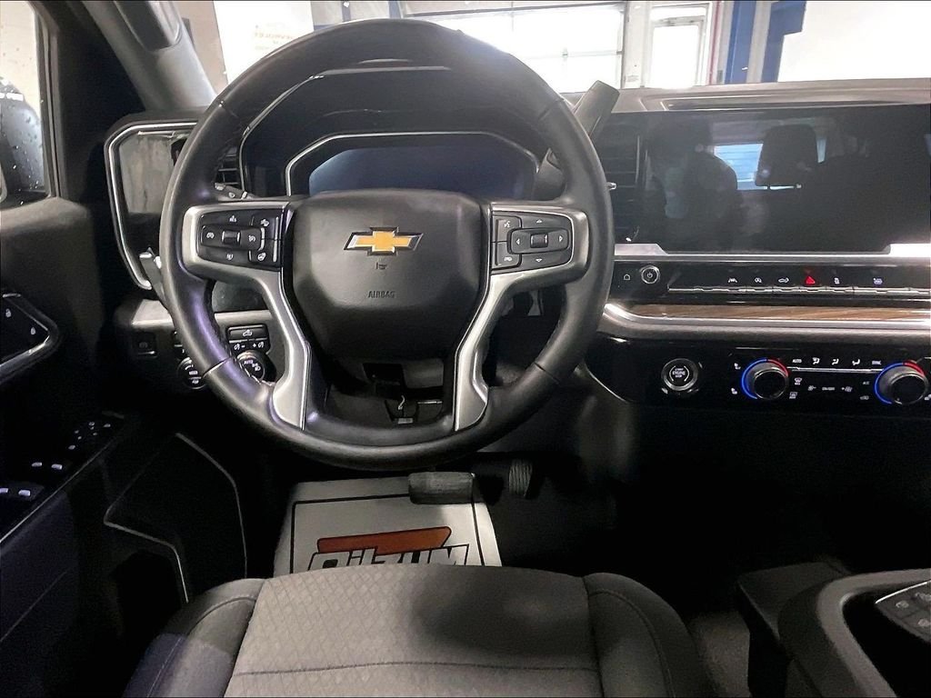 Used 2023 Black Chevrolet LT image 17