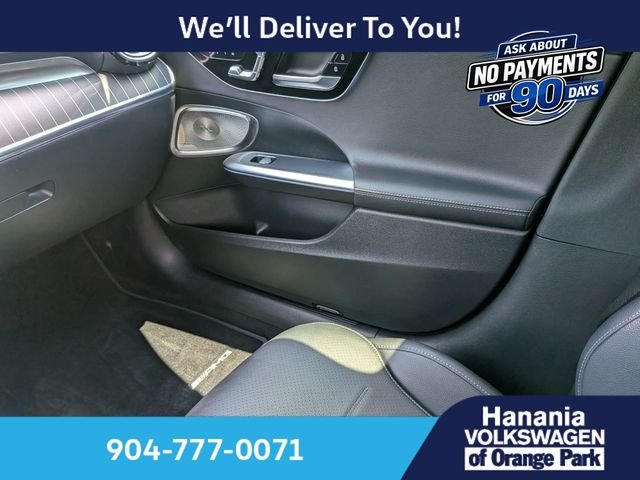 Used 2023  Mercedes-Benz C 300 image 21