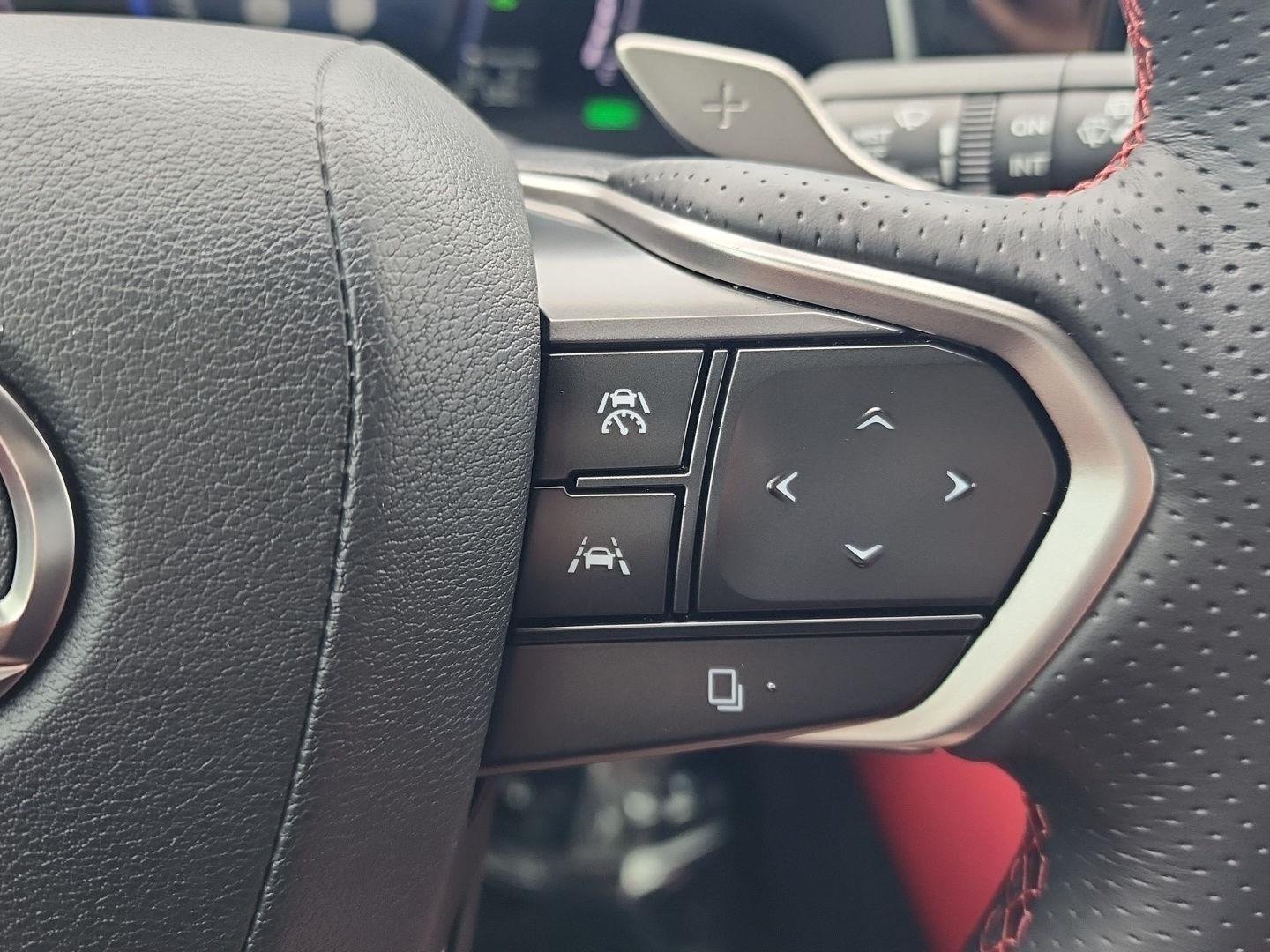 Used 2025 Ultra White Lexus NX 450h+ F SPORT Handling image 16