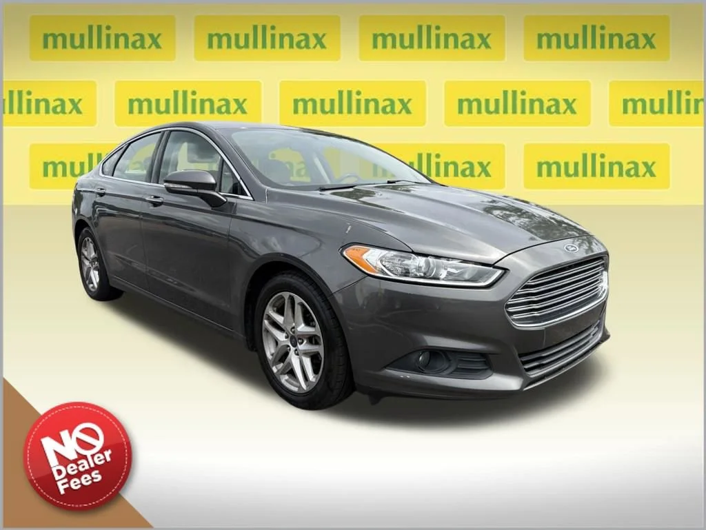2016 Ford Fusion SE FWD's photo