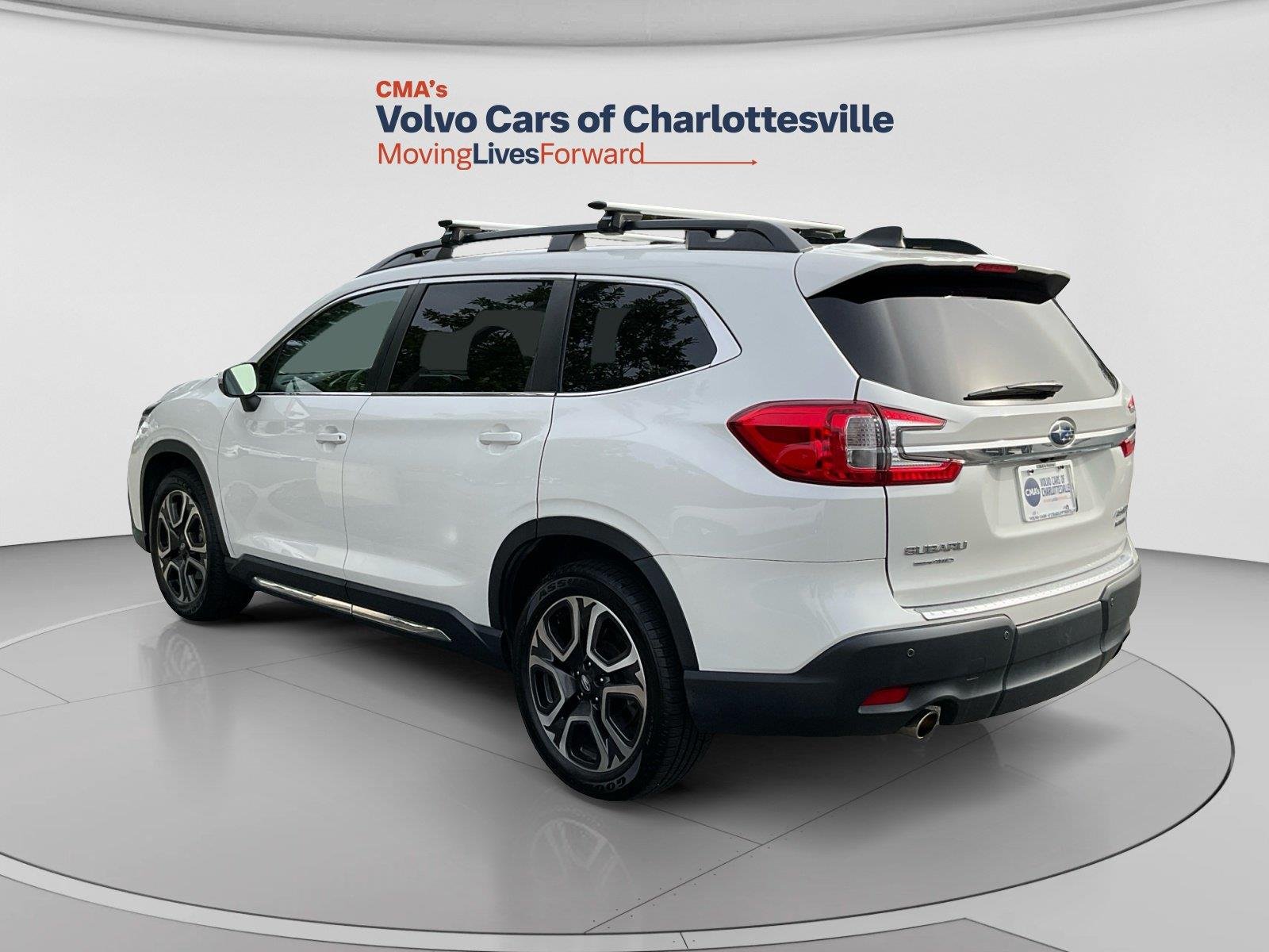 Used 2023 Crystal White Pearl Subaru Limited image 3