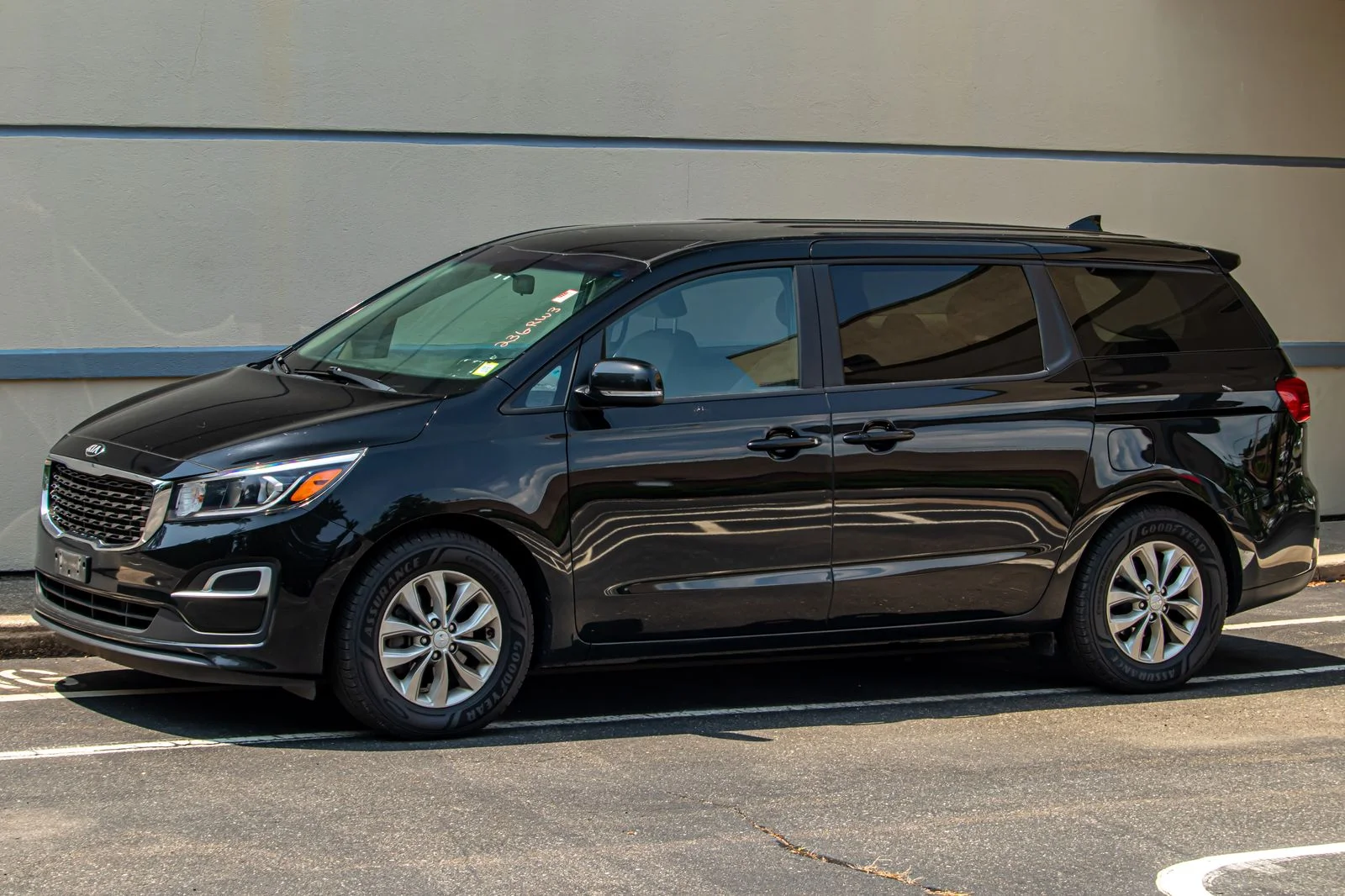 Used 2020 Black Kia LX image 5
