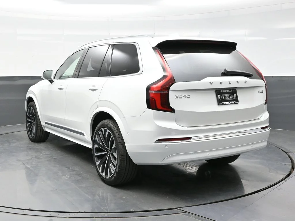 New 2026 Crystal White Volvo Plus image 5