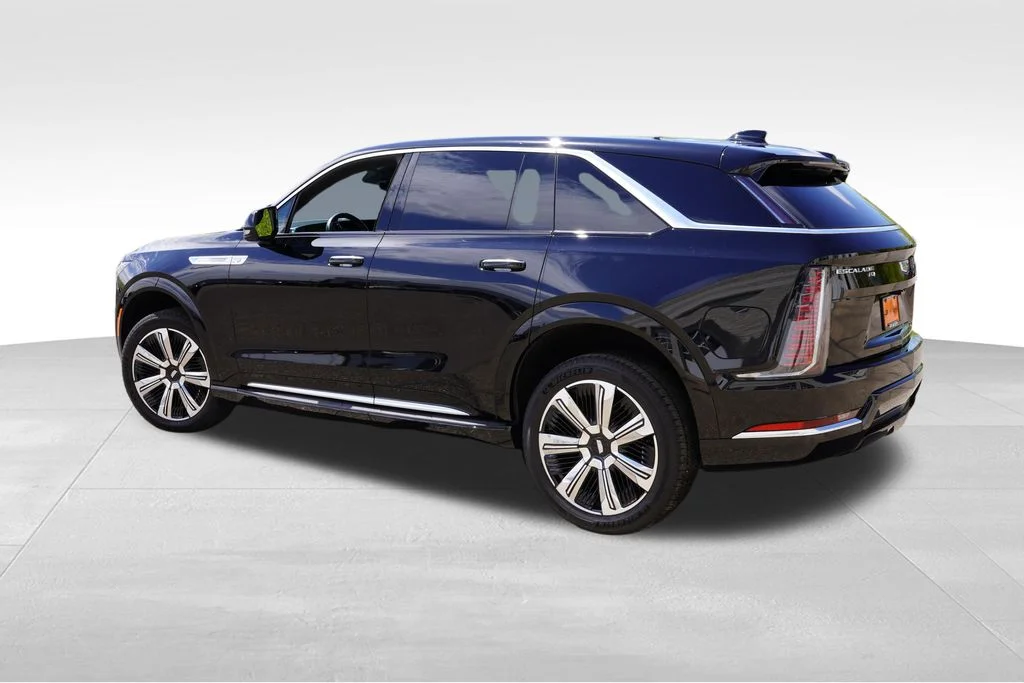 Used 2025 Black Raven Cadillac Luxury 2 image 8