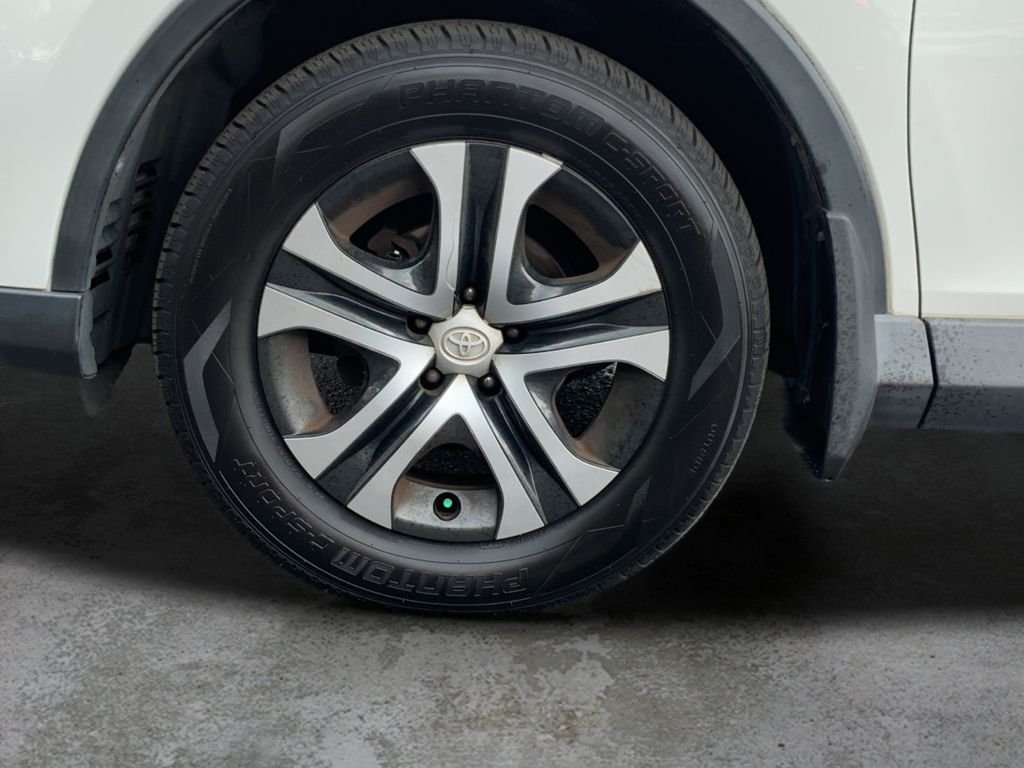 2017 Toyota RAV4 LE - Photo 45