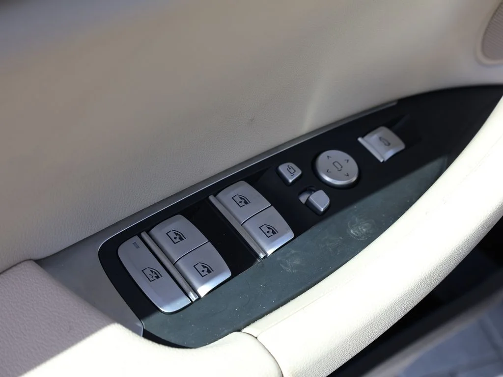 2025 BMW X4 30i - Photo 12