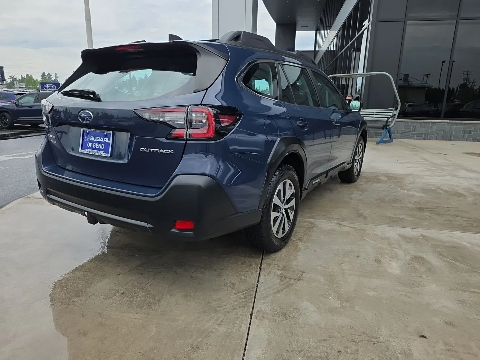 Used 2023 Cosmic Blue Subaru 2.5i image 5