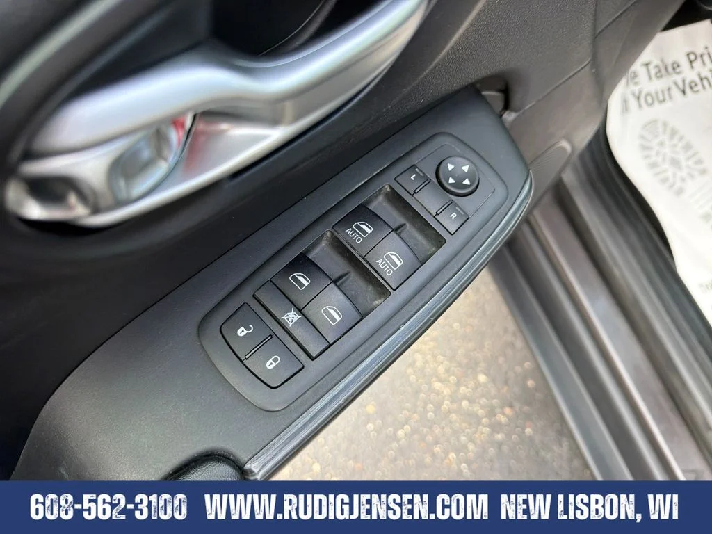 Used 2016 Gray Jeep Trailhawk image 11