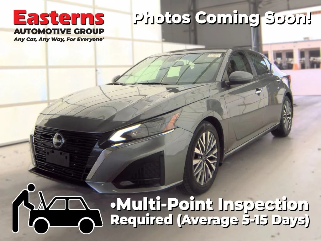 Used 2023 Gray Nissan 2.5 SV image 1