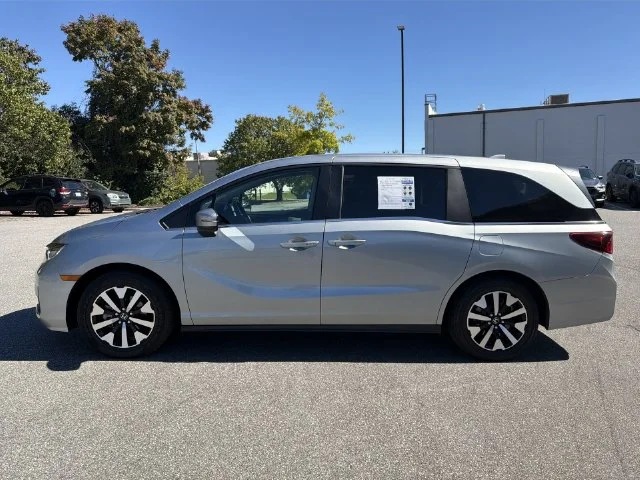Used 2025  Honda EX-L image 10