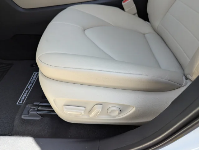 Used 2024 Beige Toyota XLE image 25