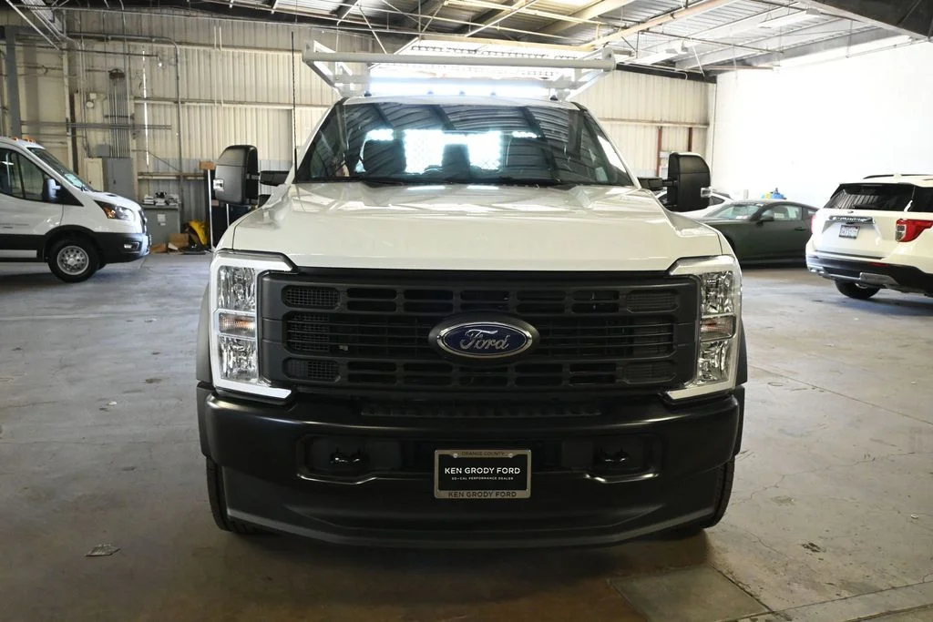 New 2026 Oxford White Ford XL image 4