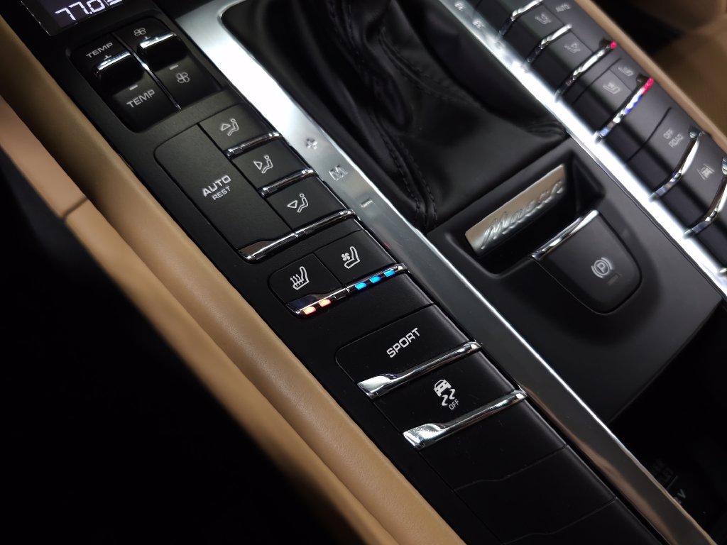Used 2018 Jet Black Metallic Porsche S image 31