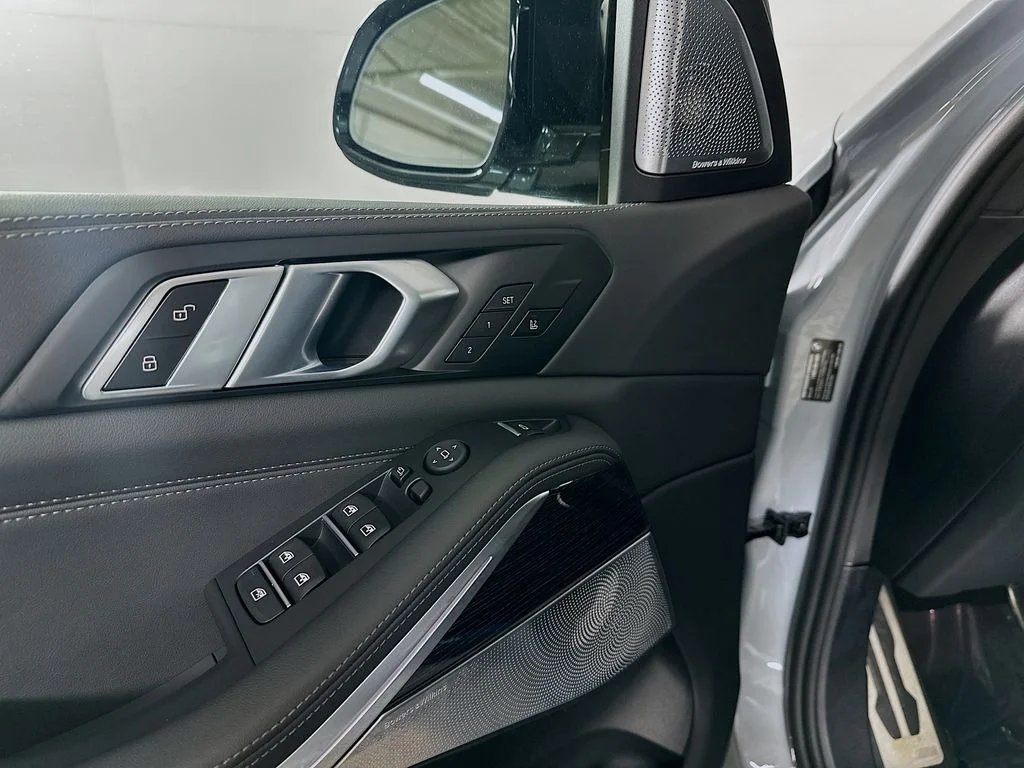 2026 BMW X5 M60i - Photo 23