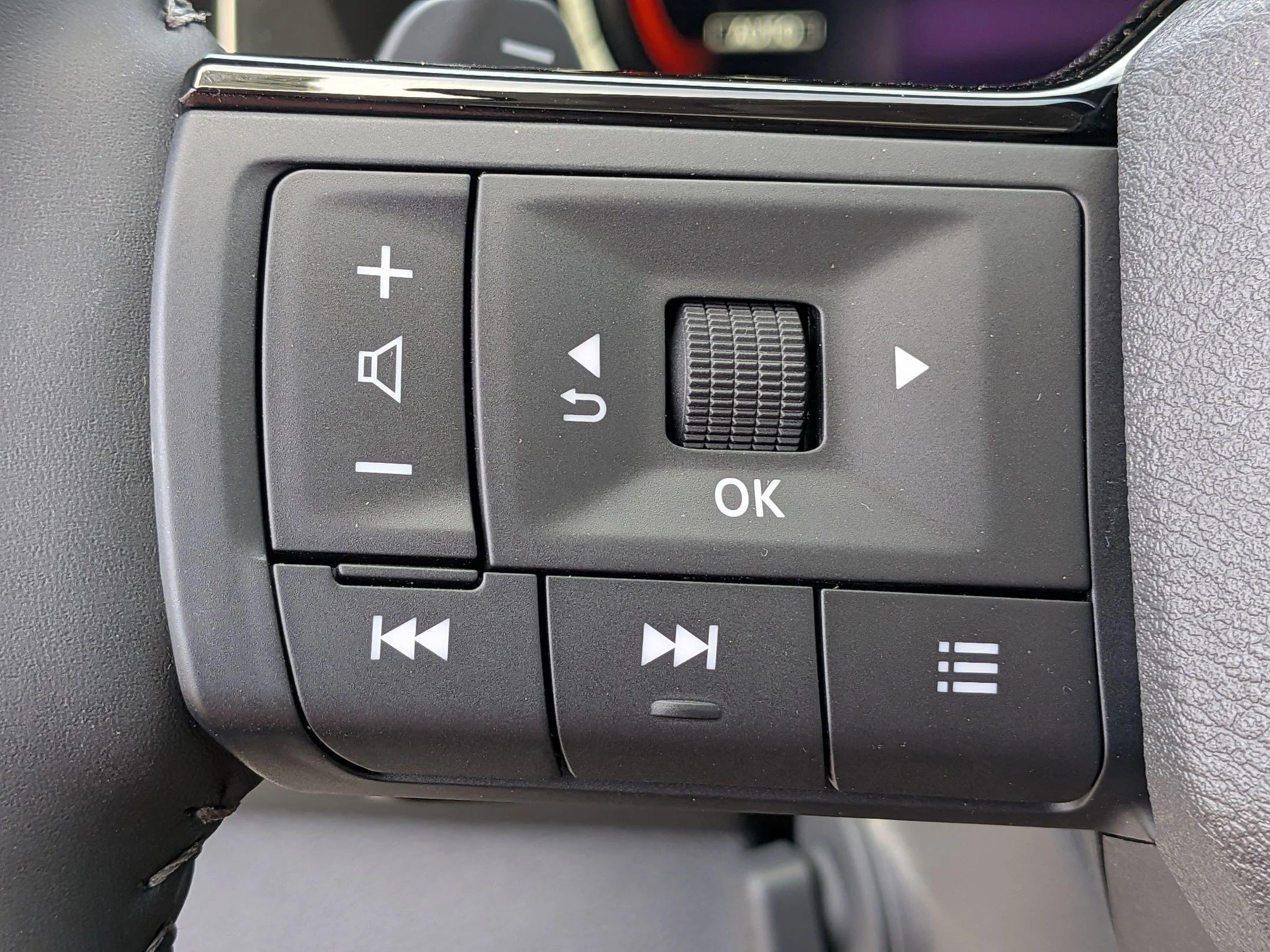 New 2026 Boulder Gray Pearl Nissan Platinum image 15