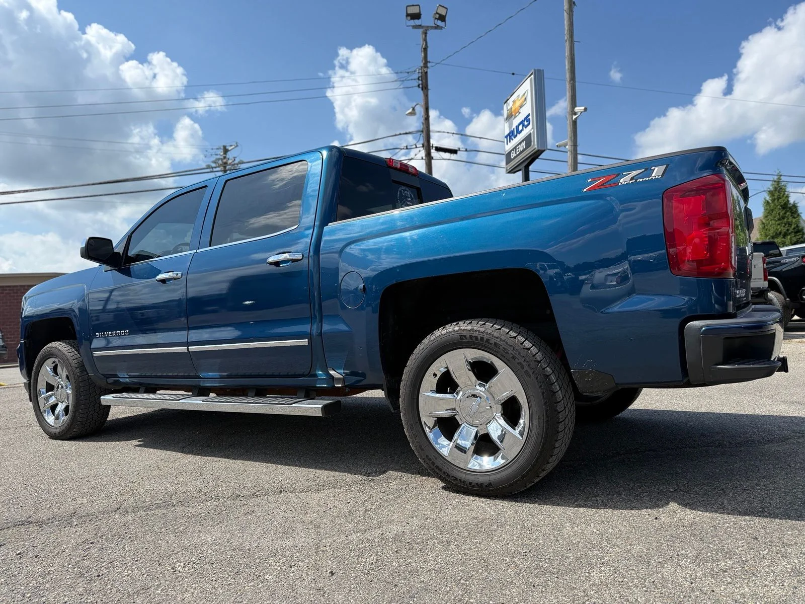Used 2018 Blue Chevrolet LTZ image 7
