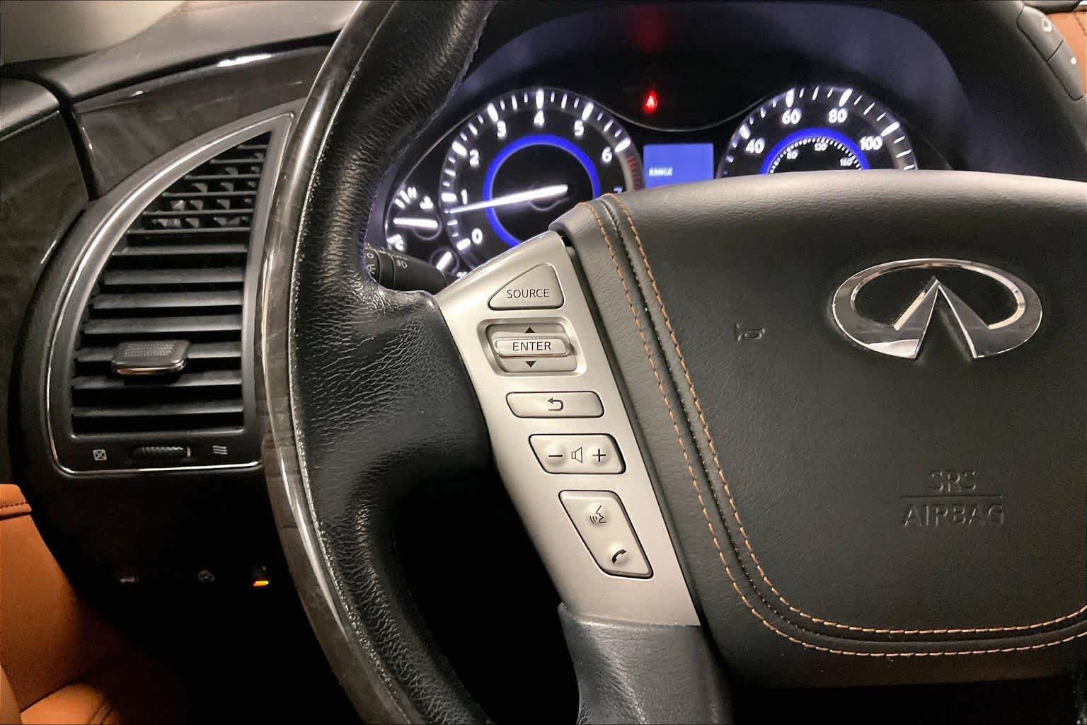 Used 2019 Moonstone White INFINITI LUXE image 24