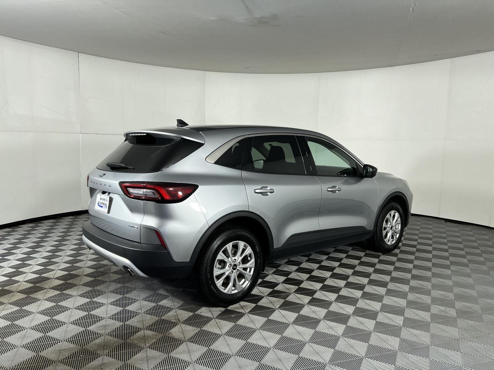 Used 2023 Iconic Silver Ford Active image 24