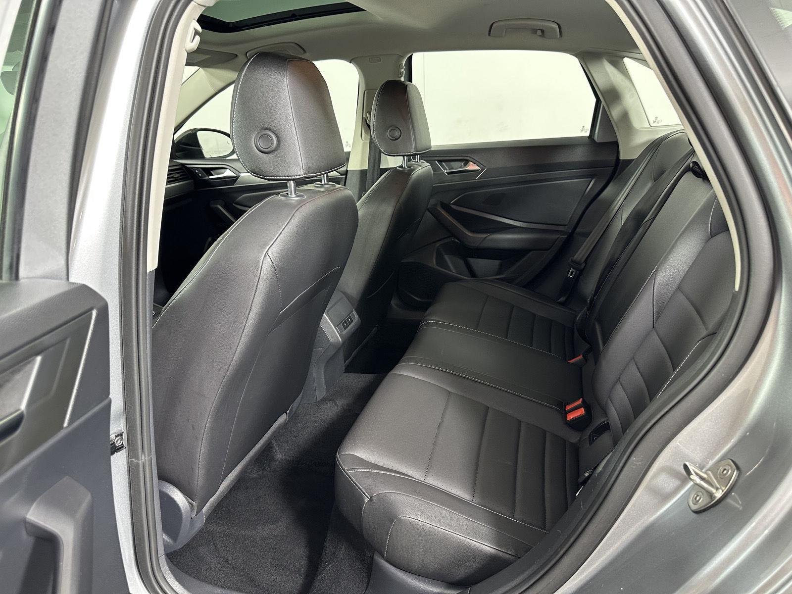 Used 2021 Platinum Gray Metallic Volkswagen SE image 13