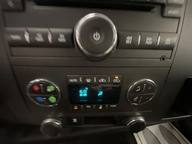 Used 2011 Black Chevrolet LT image 17