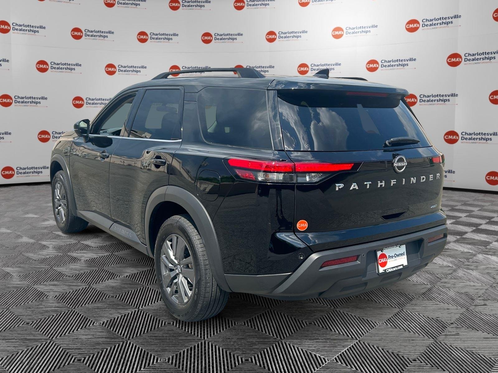 Used 2025 Super Black Nissan SV image 3
