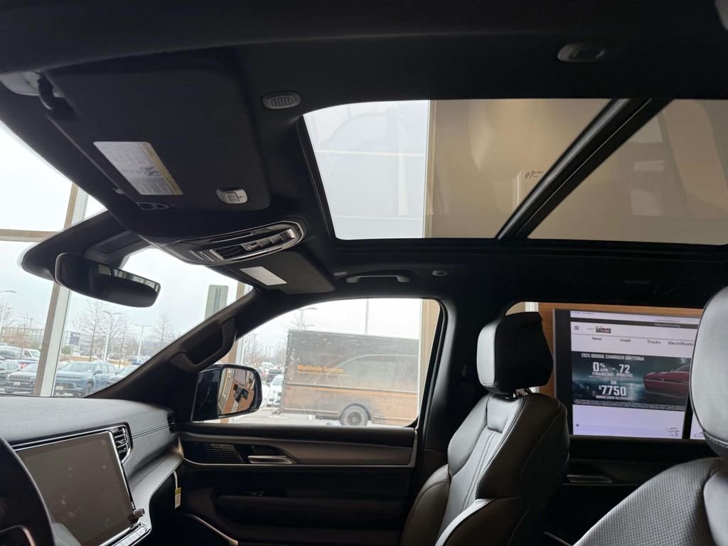 2026 Jeep Grand Wagoneer Base