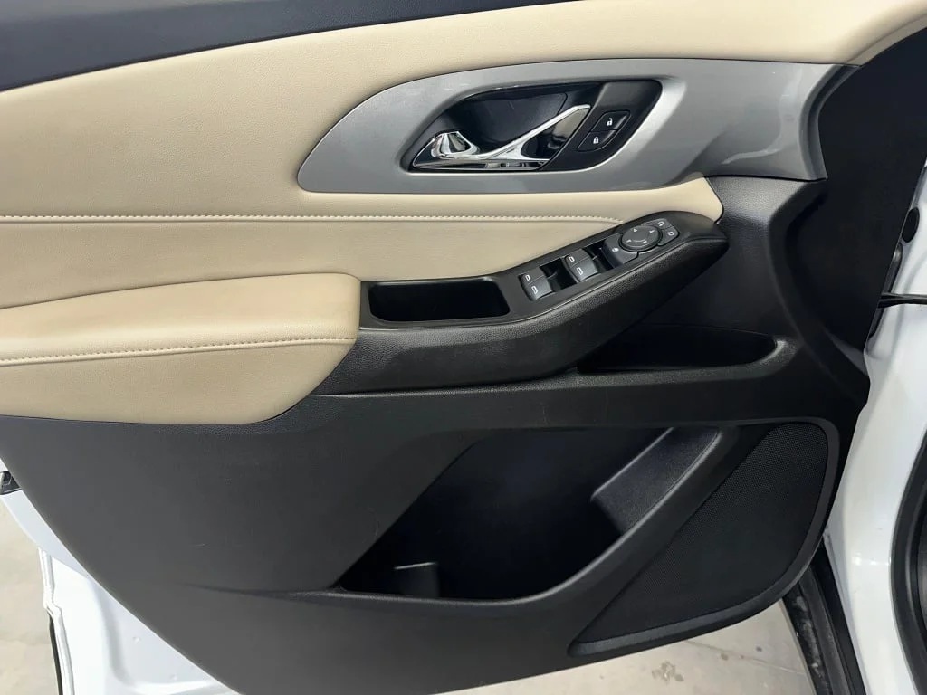 Used 2023 Summit White Chevrolet LS image 6
