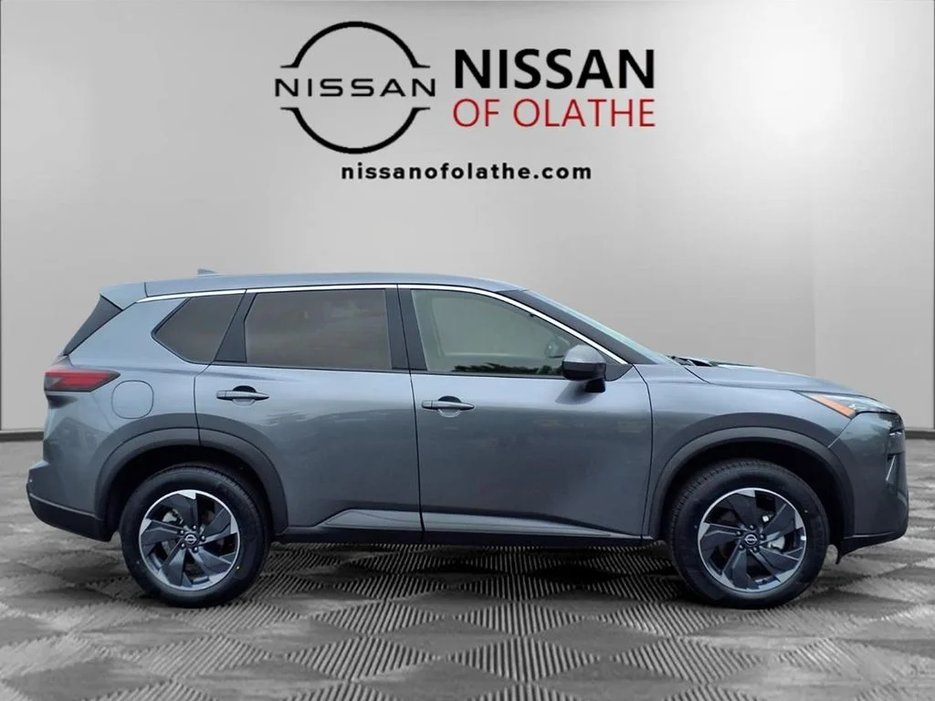 Used 2025 Gray Nissan SV image 31