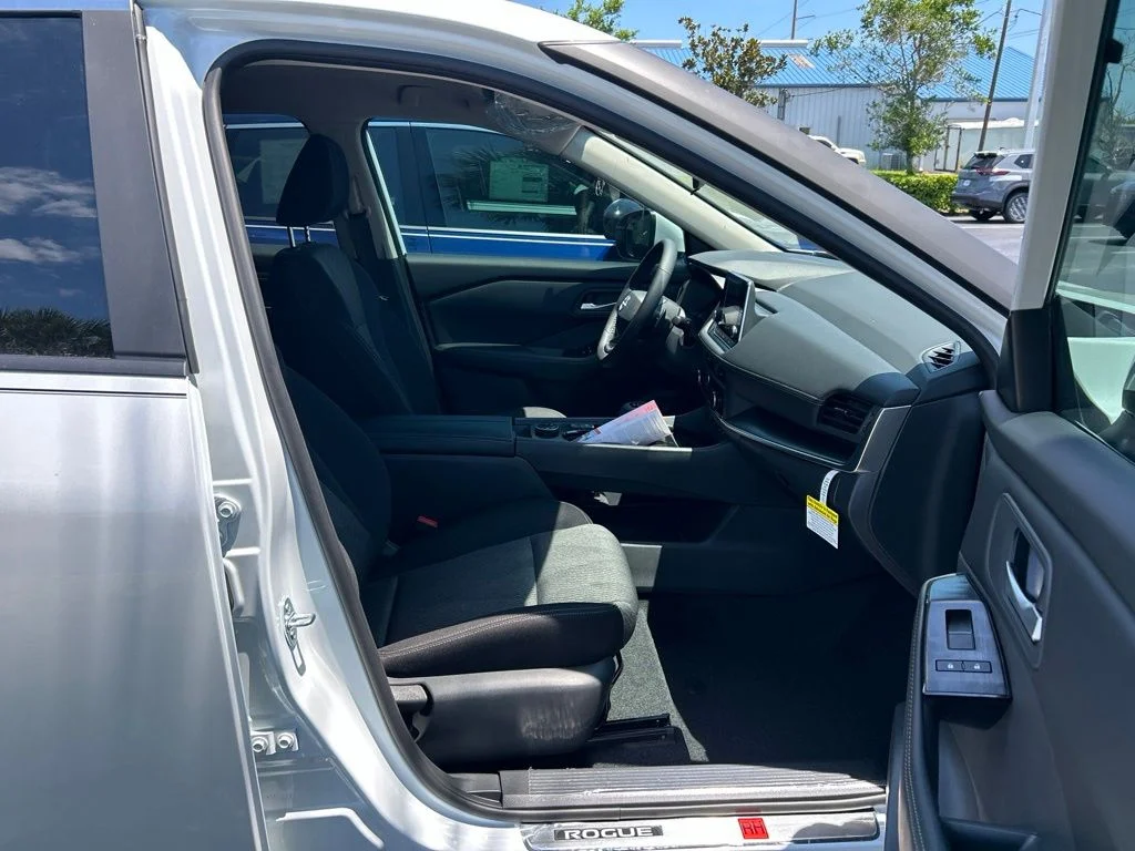 New 2026 Everest White Pearl TriCoat Nissan SV image 40