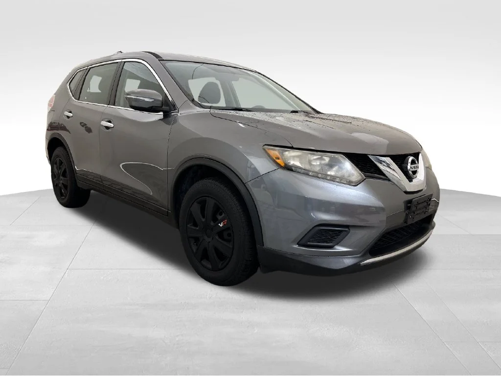 Used 2015 Gray Nissan S image 8