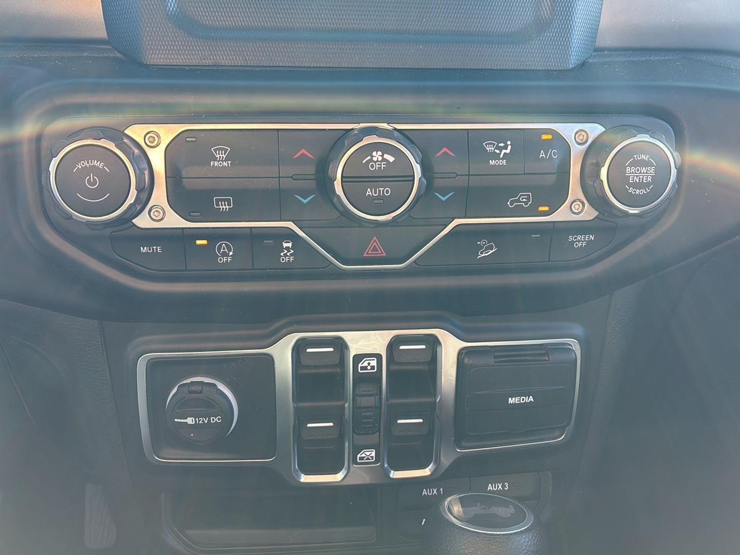 Used 2020 Sting-Gray Clearcoat Jeep Sport S image 16