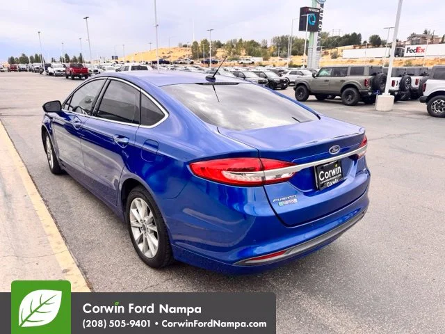 Used 2018 Blue Ford SE Luxury image 6