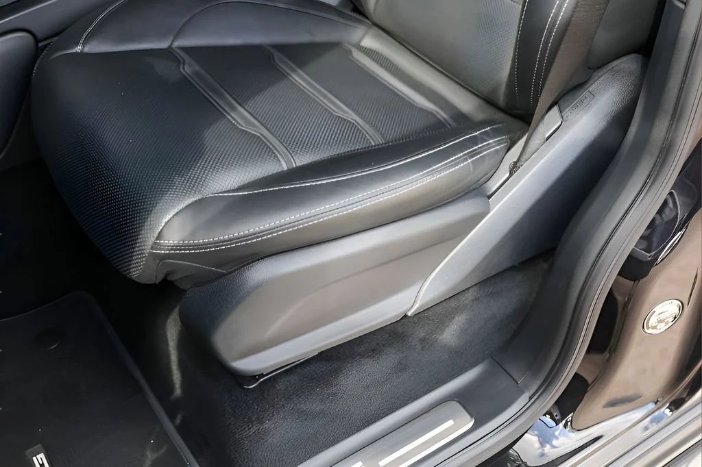 Used 2024 Black Mercedes-Benz 4MATIC® image 8